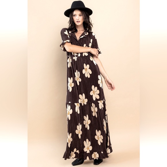 ShopEvelynne Dresses & Skirts - 25 Beautiful Floral Print Pleated Maxi Dress